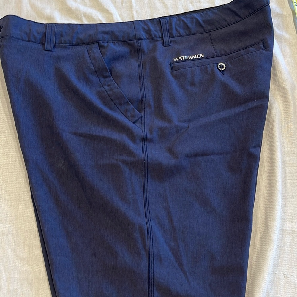 B05007 EUC - watermen board shorts SZ 40